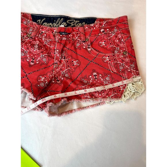 Vanilla Star Womens Floral Cut Off Shorts Stretch Lace Crocheted Red Black SZ 5 - Picture 6 of 10
